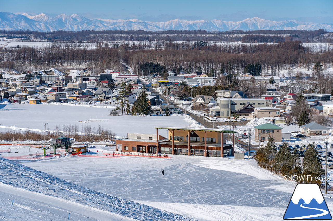 幕別町白銀台スキー場｜広大な十勝平野の向こうには、北海道の背骨・日高山脈。大地のスケール感が違う、ロケーション抜群のローカルスキー場へ(^^)/